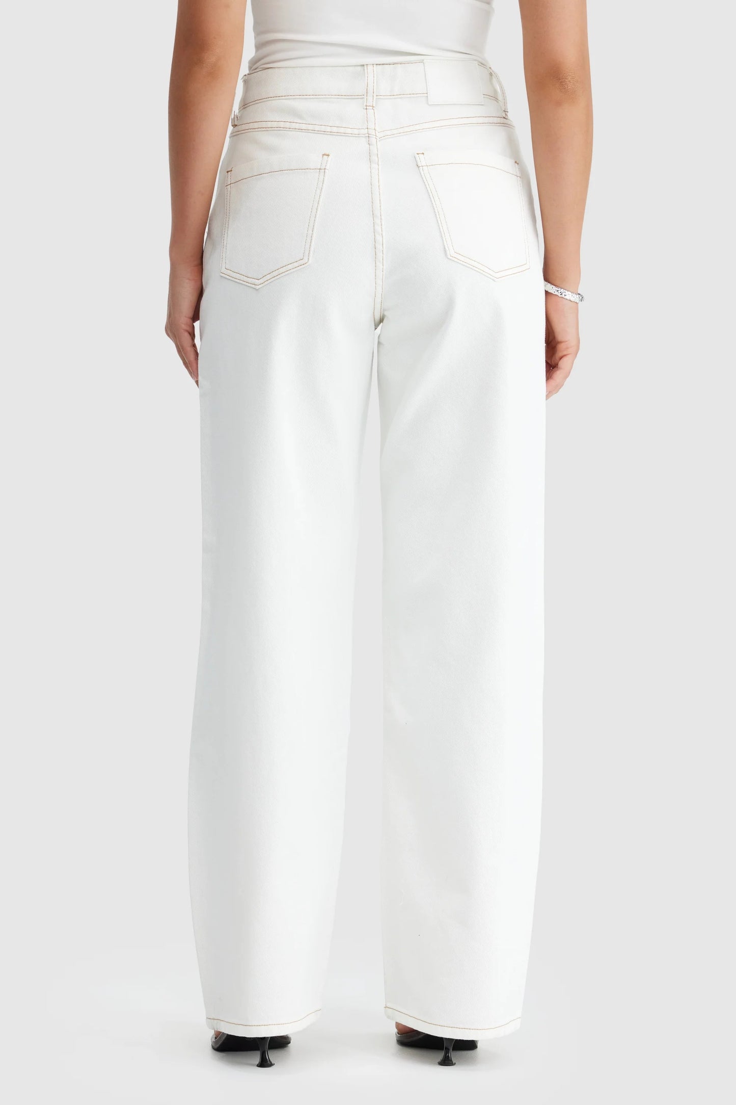 Willow Relaxed Denim Jean - White
