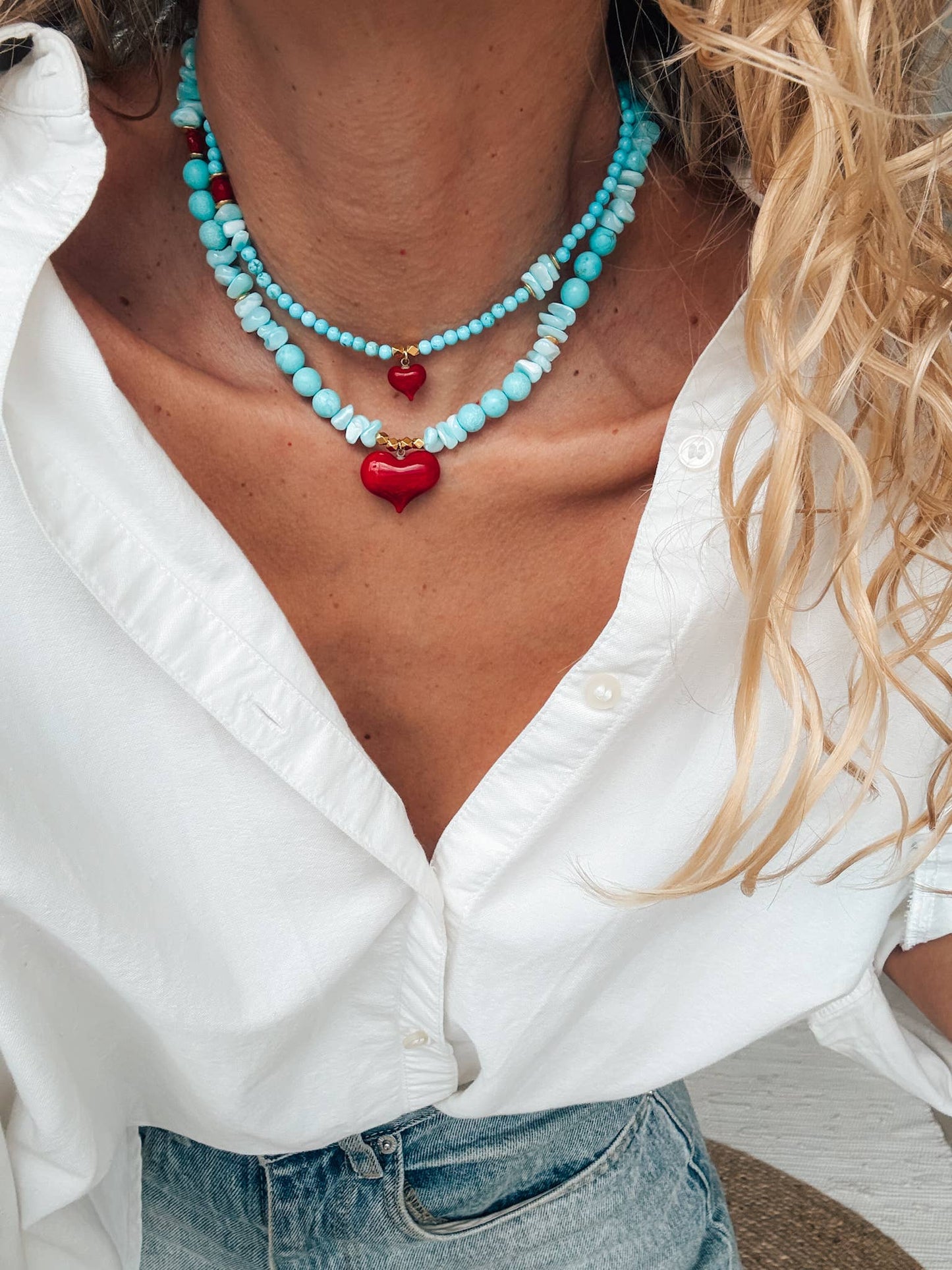 Semiprecious howlite turquoise beads necklace with red heart: Small heart