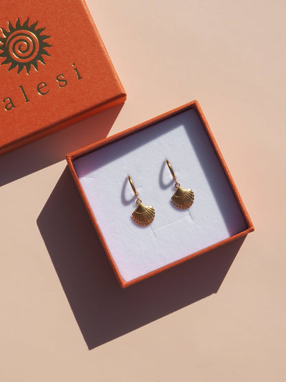 18K Gold Seashell Scallop Earrings