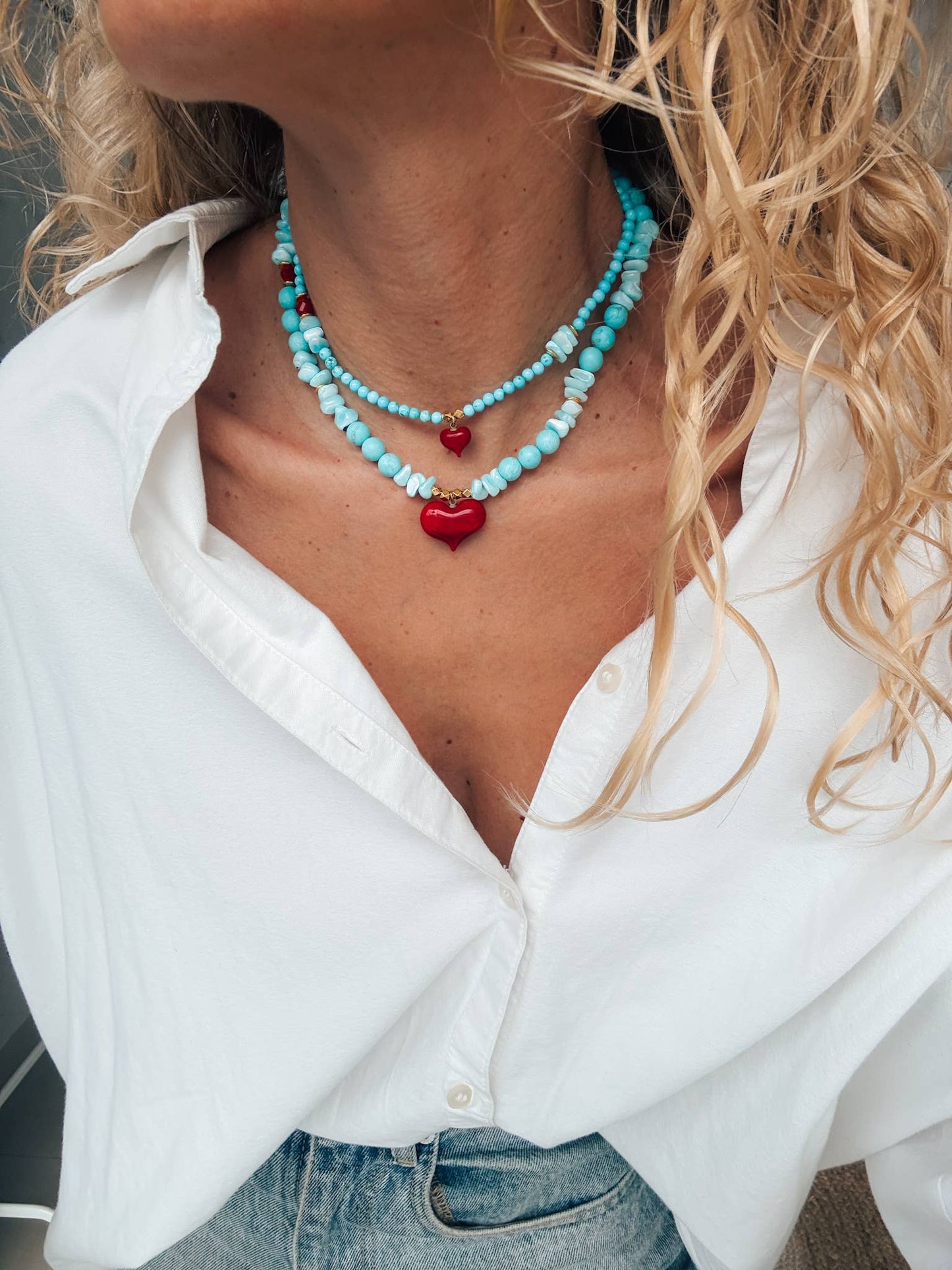 Semiprecious howlite turquoise beads necklace with red heart: Small heart