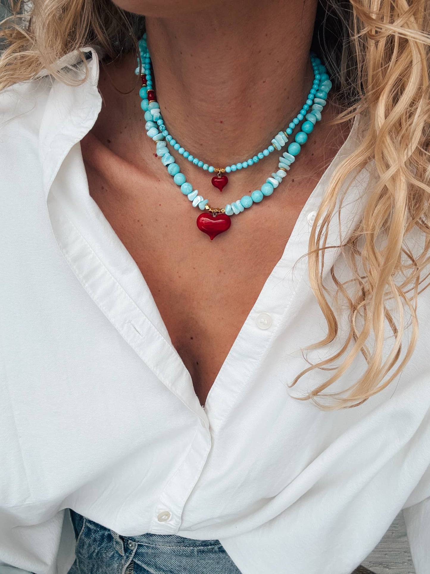 Semiprecious howlite turquoise beads necklace with red heart: Big heart